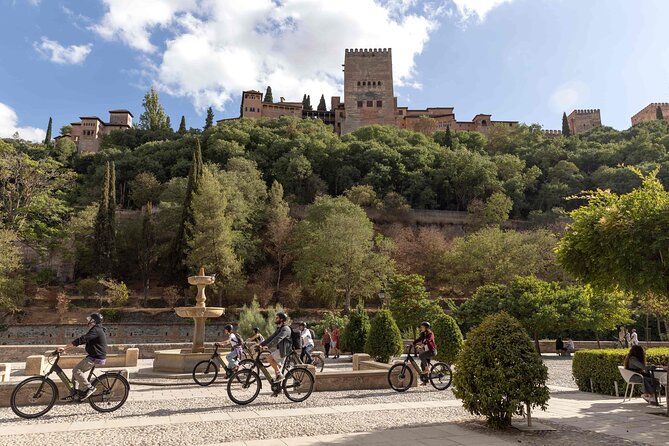Albaicin & Sacramonte Electric Bike Tour in Granada - Meeting at Pl. de Cuchilleros and how the flow works
