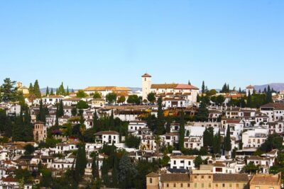 Albayzin and Sacromonte Guided Walking Tour in Granada - Starting at Plaza Isabel la Católica: the city center gives context fast