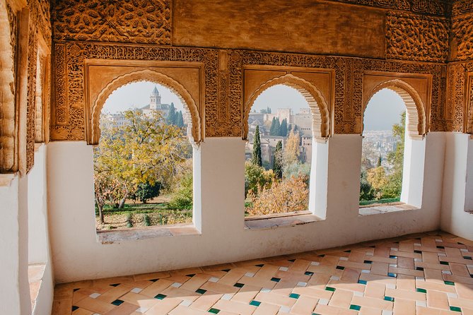 Alhambra and Generalife Skip-the-Line Ticket with Guide - Generalife gardens: retreat time with orchards and palace poetry
