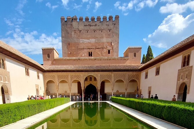Alhambra and Nasrid Palaces Guided Tour with Tickets - How the 3-Hour Flow Keeps You From Feeling Rushed