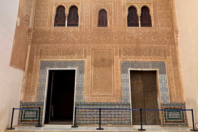 Alhambra and Nasrid Palaces Guided Tour with Tickets - Alhambra Start (Guided Time Included): A Miniature City, Not One Monument