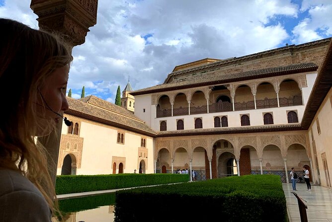 Alhambra and Nasrid Palaces Guided Tour with Tickets - Nasrid Palaces (About 75 Minutes): Court Life, Courtyards, and Real Rules