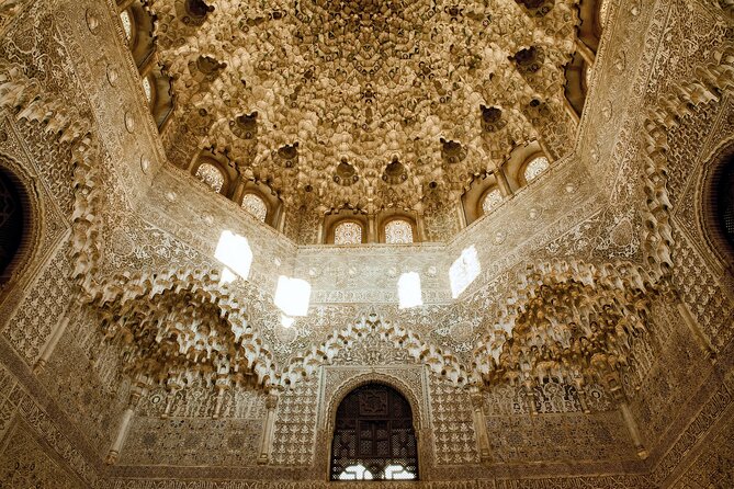 Alhambra and Nasrid Palaces: Skip-the-line Ticket and Local Guide - Meeting at P.º del Generalife: what to know before you show up