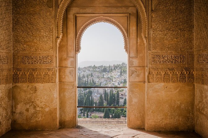 Alhambra and Nasrid Palaces: Skip-the-line Ticket and Local Guide - Nasrid Palaces access: what’s included and why it can still feel uncertain
