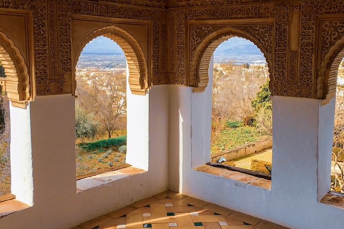 Alhambra and Nasrid Palaces: Skip-the-line Ticket and Local Guide - Guides that make the site click: Jana, Paula, Hans, and more