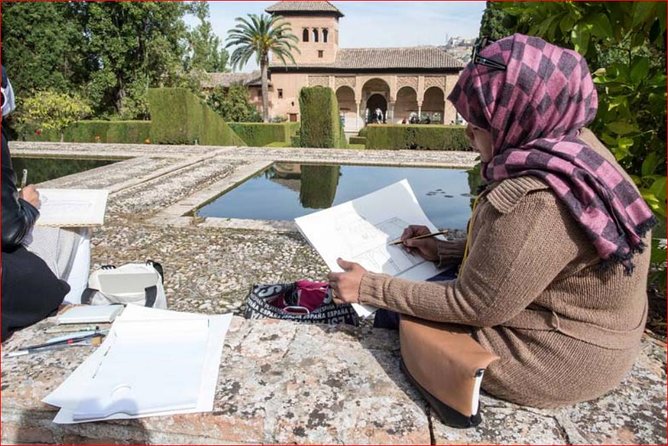 Alhambra &Charles Palace Guided Tour with Optional Nasrid Palaces - Timing, walking, and what to wear