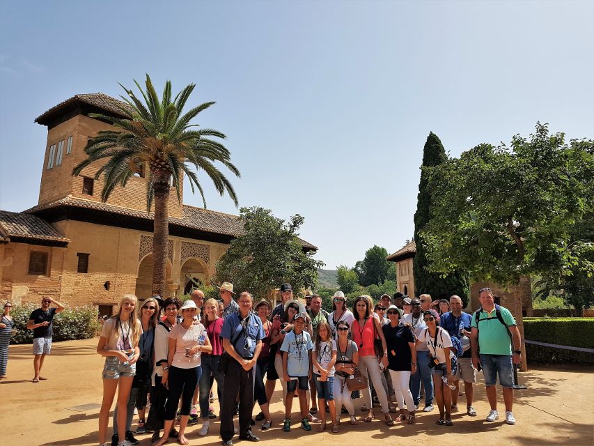 Alhambra: Generalife Gardens & Alcazaba Fast-Track Tour - Alcazaba fortress and the views over Granada and Albaicín