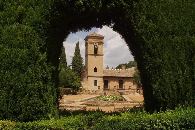 Alhambra & Generalife Skip the Line Premium Tour including Nasrid Palaces - Alcazaba fortress walls: history with a view