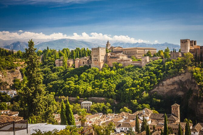 Alhambra : Guided Tour & Ticket Nasrid Palaces Guaranteed - Stop 1: The Alhambra Entrance and How the Guide Sets the Stage
