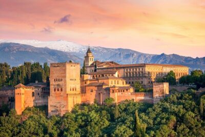 Alhambra : Guided Tour & Ticket Nasrid Palaces Guaranteed - Meeting at Polinario Café Bar: Your Best Move to Avoid Stress
