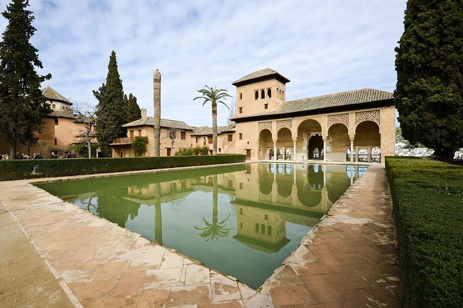 Alhambra Guided Tour with Generalife Gardens - Key Highlights Worth Building Your Day Around