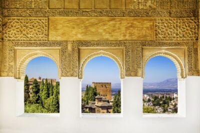 Alhambra, Nasrid Palaces, and Generalife 3-Hour Guided Tour - Starting smart: the Welcome Visitor Center check-in