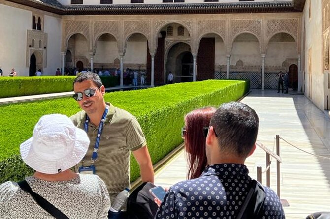 Alhambra, Nasrid Palaces, Generalife & Alcazaba Private Tour - Finding the Start: Calle Real de la Alhambra and What to Bring