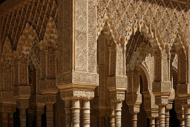 Alhambra, Nasrid Palaces, Generalife & Alcazaba Private Tour - Stop 3: Alcazaba Military Area and the Fortified Mindset