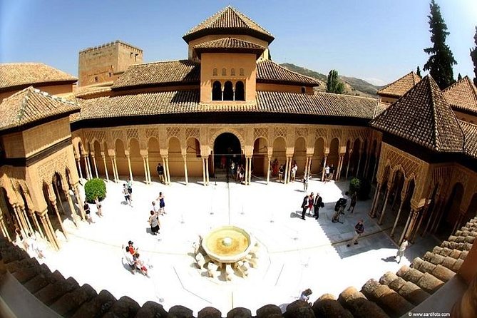 Alhambra, Nasrid Palaces, Generalife & Alcazaba Private Tour - Group Size, Pace, and English Guidance (1 to 20 People)