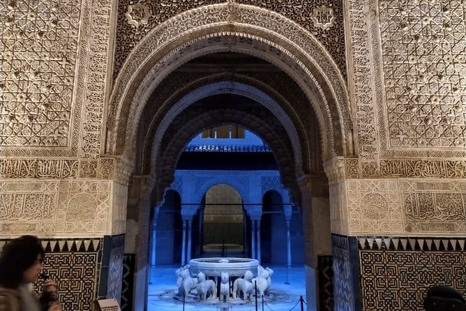 Alhambra: Night Visit to Nasrid Palaces - Who This Alhambra Night Tour Fits Best