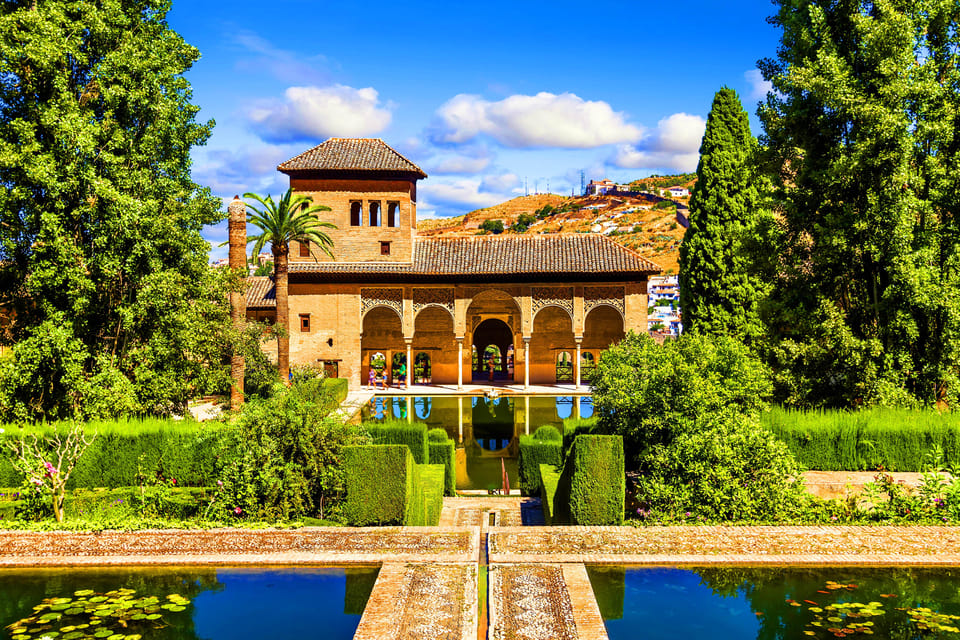 Alhambra: Ticket with Audioguide - How the Alhambra audio-ticket tour works in 3 hours