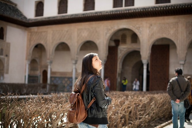 Alhambra Tour and Nazaries Palaces with Hammam Massage Experience - Palace of Carlos V: the Renaissance contrast that changes your eyes