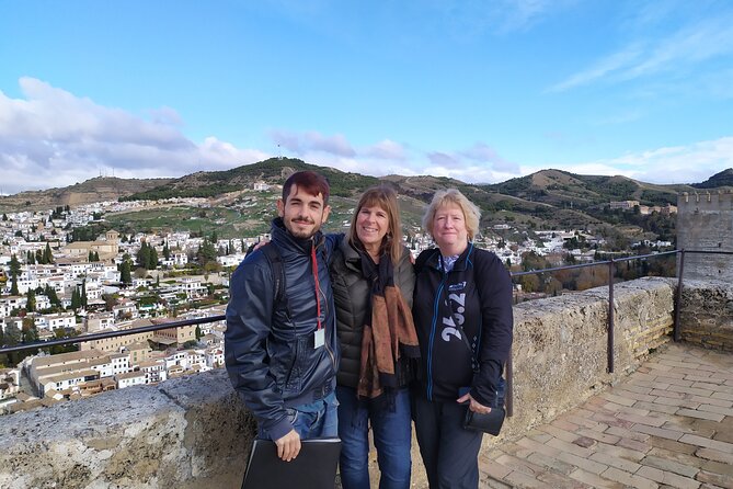 Alhambra with Nazaries Palaces Private Tour - The meeting point at Restaurante La Mimbre and starting your day