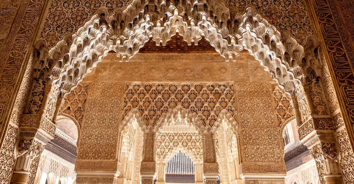 Fast-Track Alhambra & Nasrid Palaces Guided Tour - Why this fast-track format works at Alhambra