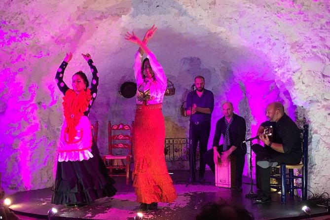 Flamenco Show in a Cave Restaurant in Granada - Checking in and settling in the cave: what your first minutes feel like