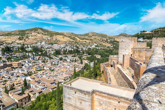 For Cruise Passengers ONLY: Granada and Alhambra from Malaga Port - Nasrid Palaces and Generalife Gardens: smart timing inside the UNESCO site