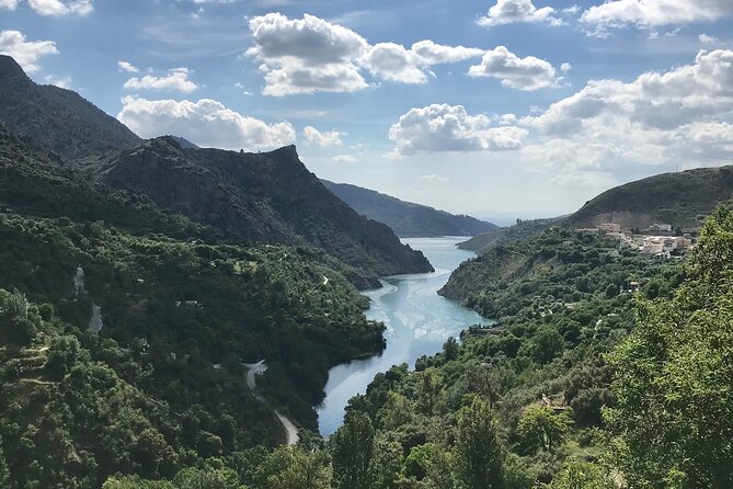 From Granada: Sierra Nevada Safari tour up to 2500 meters high - Weather and what to pack for Sierra Nevada’s mood swings