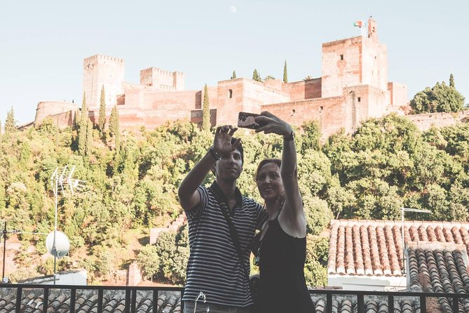 Golden Hour in Granada: Sunset Walking Tour with Play Granada - Key things to know before you go