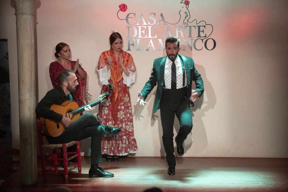Granada: 1-Hour Traditional Flamenco Show - Logistics That Matter: Timing and Getting a Seat