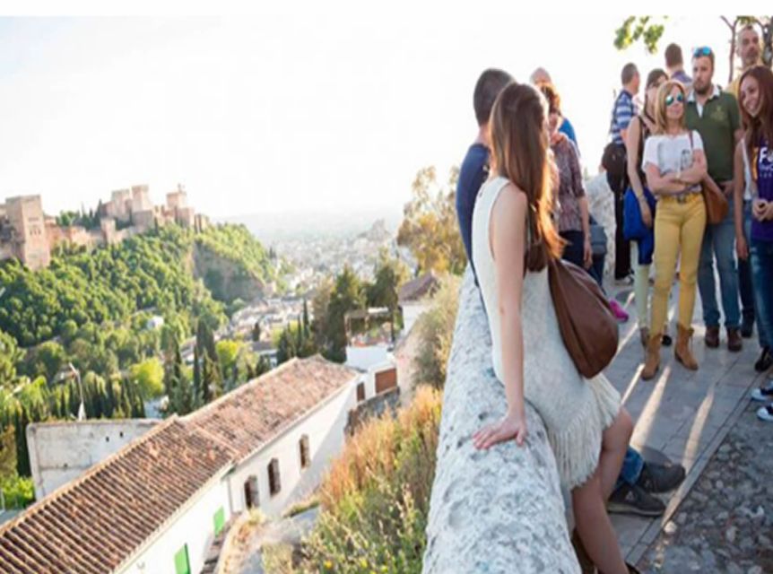 Granada: Albaicín and Sacromonte 2.5-Hour Walking Tour - Why Albaicín and Sacromonte Make a Perfect 2.5–3 Hour Granada Walk