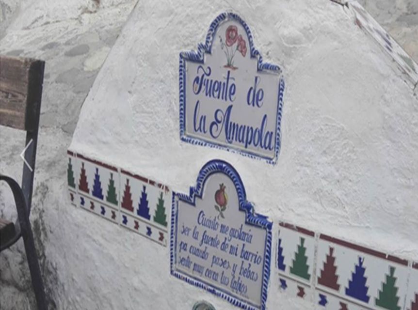 Granada: Albaicín and Sacromonte 2.5-Hour Walking Tour - The Sacromonte Shift: From Hilltop Streets to Cave Life