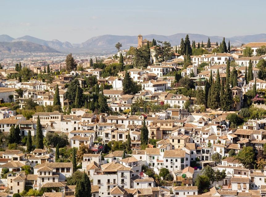 Granada: Albaicín and Sacromonte 2.5-Hour Walking Tour - Pace, Shoes, and Weather: The Practical Stuff That Will Make or Break It