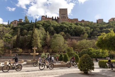 Granada: Albaicin and Sacromonte E-Bike Tour - Start where the city meets the hills: Plaza Nueva to Pl. de Cuchilleros