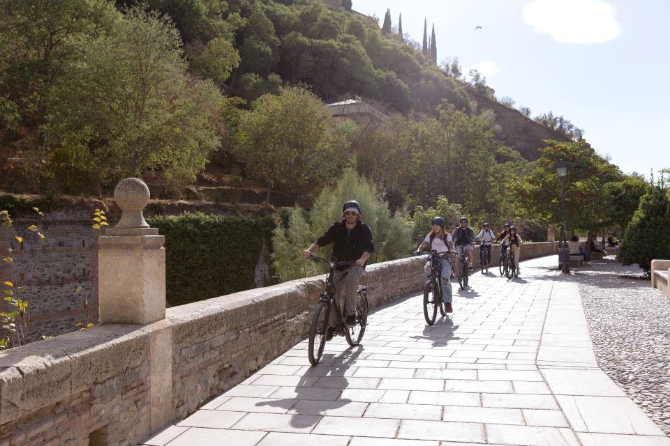 Granada: Albaicin and Sacromonte E-Bike Tour - Sacromonte: flamenco culture, cave houses, and hillside viewpoints