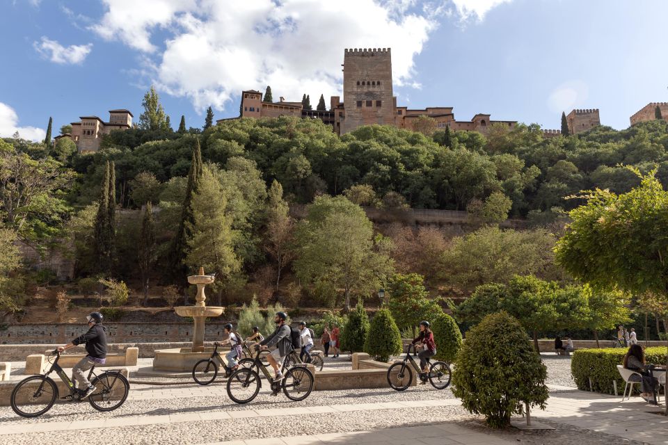 Granada: Albaicin and Sacromonte E-Bike Tour - Start where the city meets the hills: Plaza Nueva to Pl. de Cuchilleros