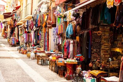 Granada: Albaicin and Sacromonte Private Tour - The tour flow: Plaza Nueva meeting spot to hilltop Granada