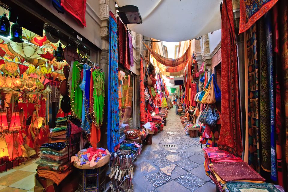Granada: Albaicín and Sacromonte Walking Tour - Sacromonte and the Cave Quarter: Flamenco Meets Everyday Life