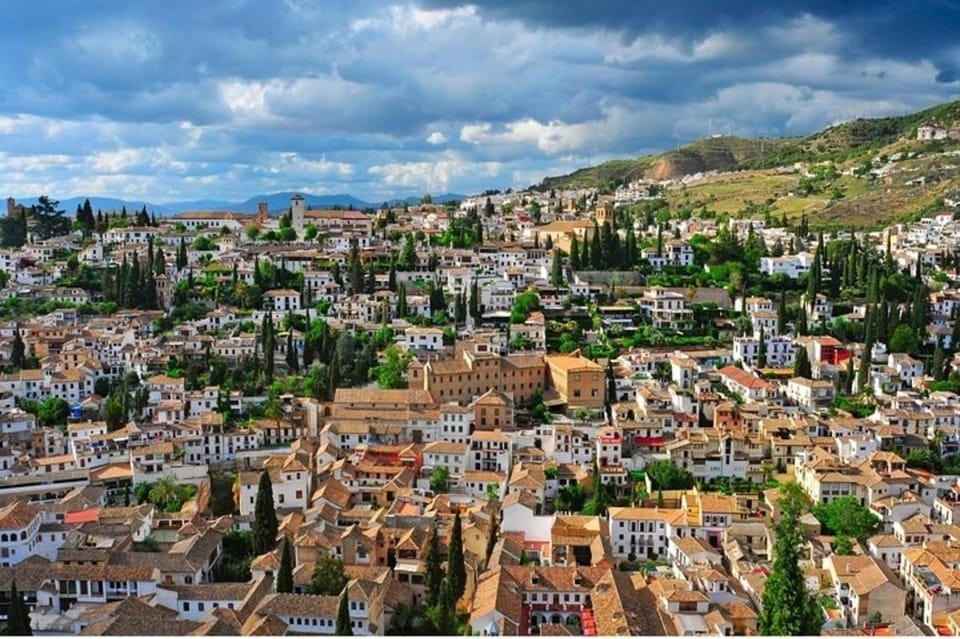 Granada: Albayzin and Sacromonte Walking Tour - Why Albayzín and Sacromonte belong in the same walk