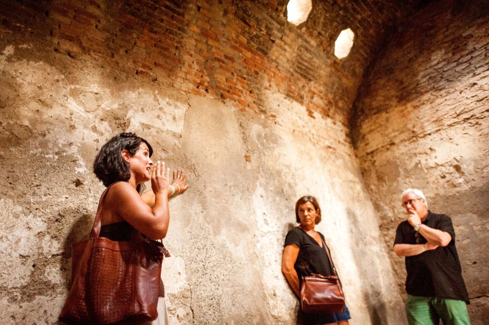 Granada: Albayzin and Sacromonte Walking Tour - Pace, shoes, and the real walking math