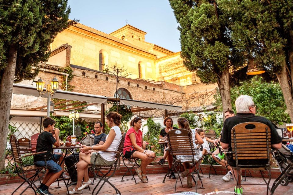 Granada: Albayzin and Sacromonte Walking Tour - Language balance: what to expect from a live guide