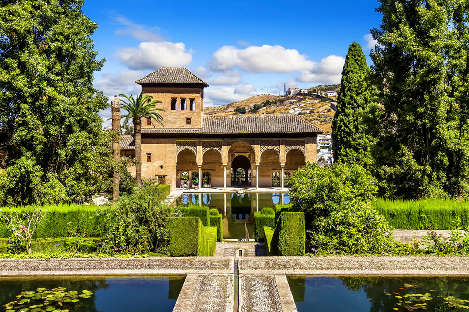 Granada: Alhambra and Albaicín Small Group Tour - Price and value: is $88 a fair deal?