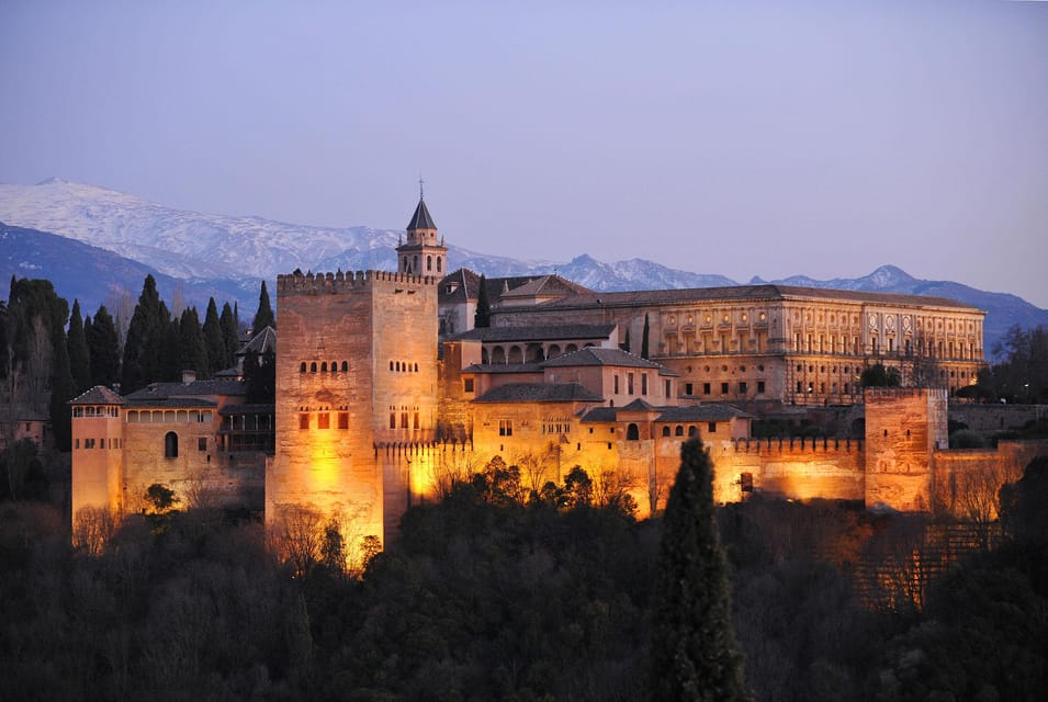 Granada: Alhambra and Generalife Garden Ticket & Guided Tour - Why Alhambra and Generalife work better with a guide