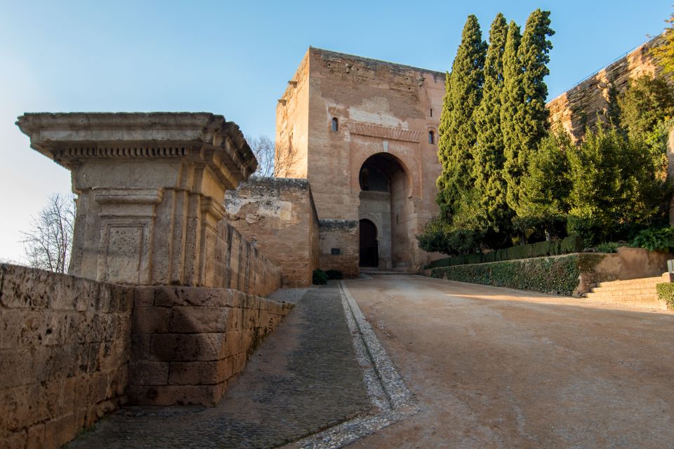 Granada Alhambra and Generalife Gardens Experience Tour - Ticket reality: why the Nasrid Palaces can decide if this is right for you