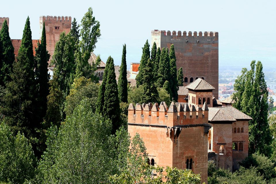 Granada: Alhambra and Generalife Gardens Guided Tour - Who should book this guided tour (and who might want a different option)