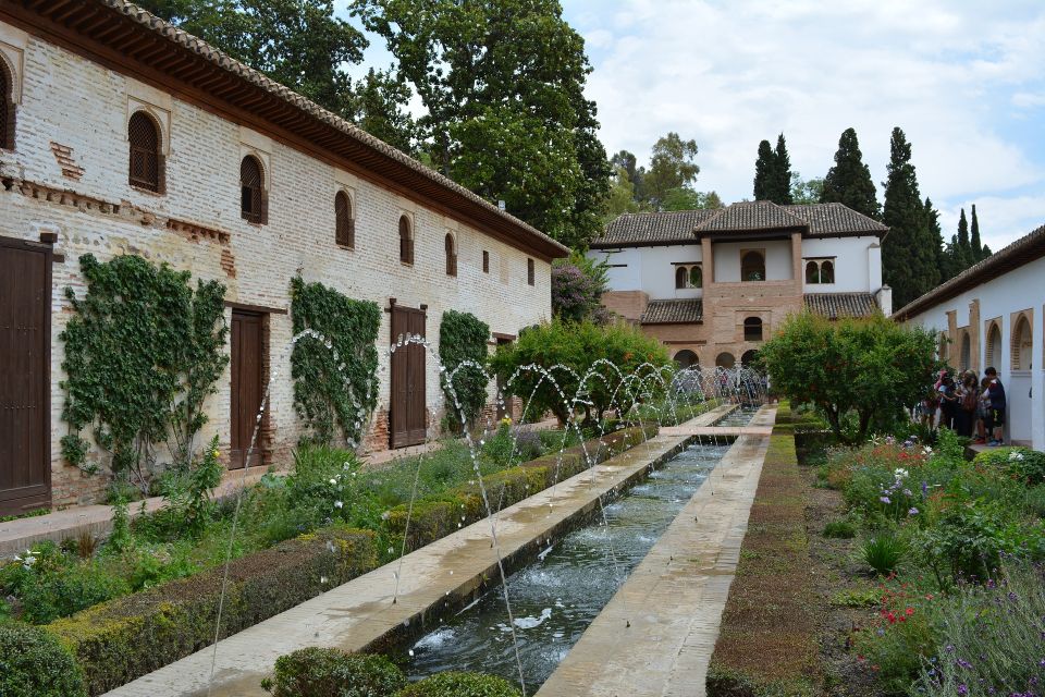 Granada: Alhambra and Generalife Gardens Guided Tour - Paseo de los Cipreses, Secano, and San Francisco Gardens: where nature gets explained