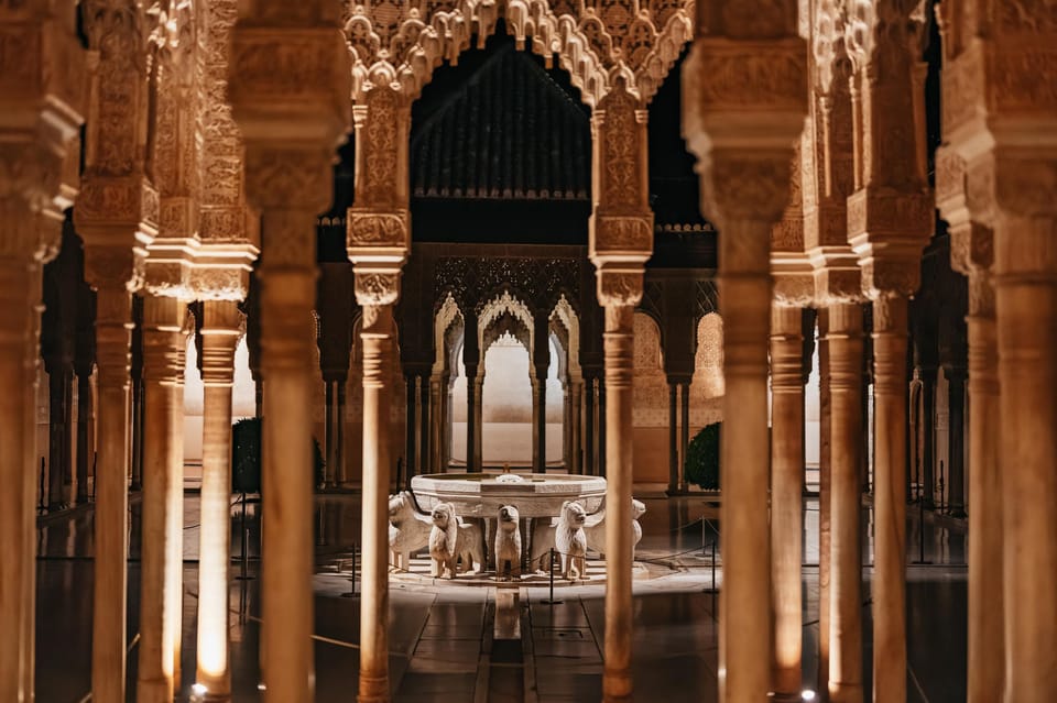 Granada: Alhambra and Nasrid Palaces Guided Tour at Night - Alhambra at night: why the Nasrid Palaces feel different