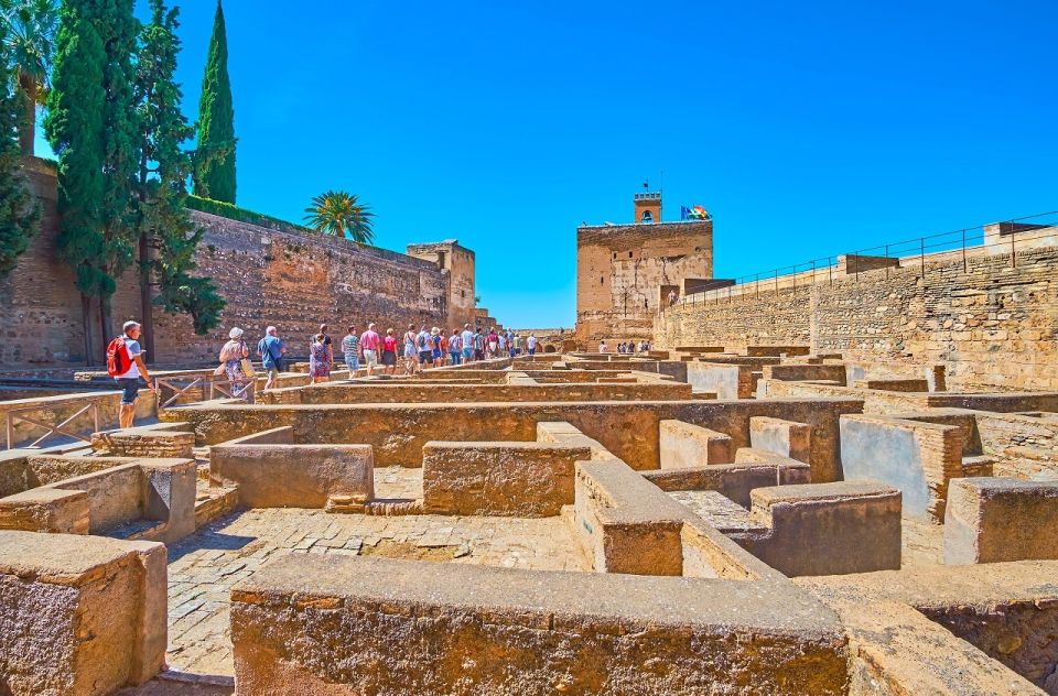 Granada: Alhambra and Nasrid Palaces Private Tour - Nasrid Palaces: where the guided story turns into detail