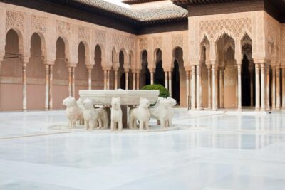 Granada: Alhambra and Nasrid Palaces Small Guided Tour - Granavision Welcome Visitor Center: where you meet and how the tour starts