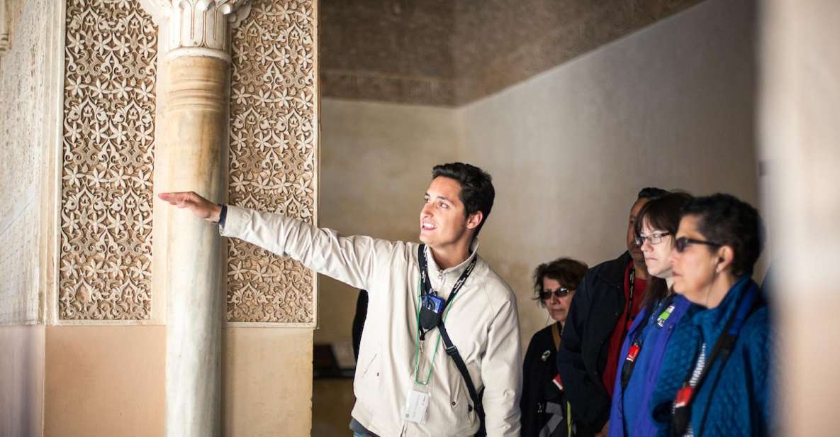 Granada: Alhambra and Nasrid Palaces Small Guided Tour - Alcazaba of the Alhambra: fortress history plus those Granada views