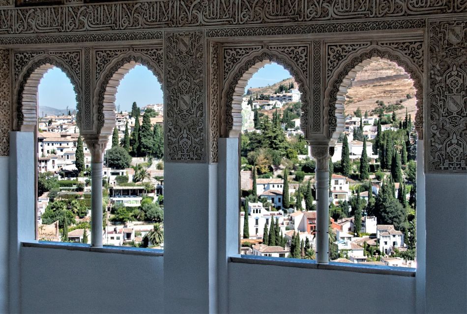 Granada: Alhambra Complex Guided Tour with Ticket - What to pack (and what to skip) for a 3-hour Alhambra push